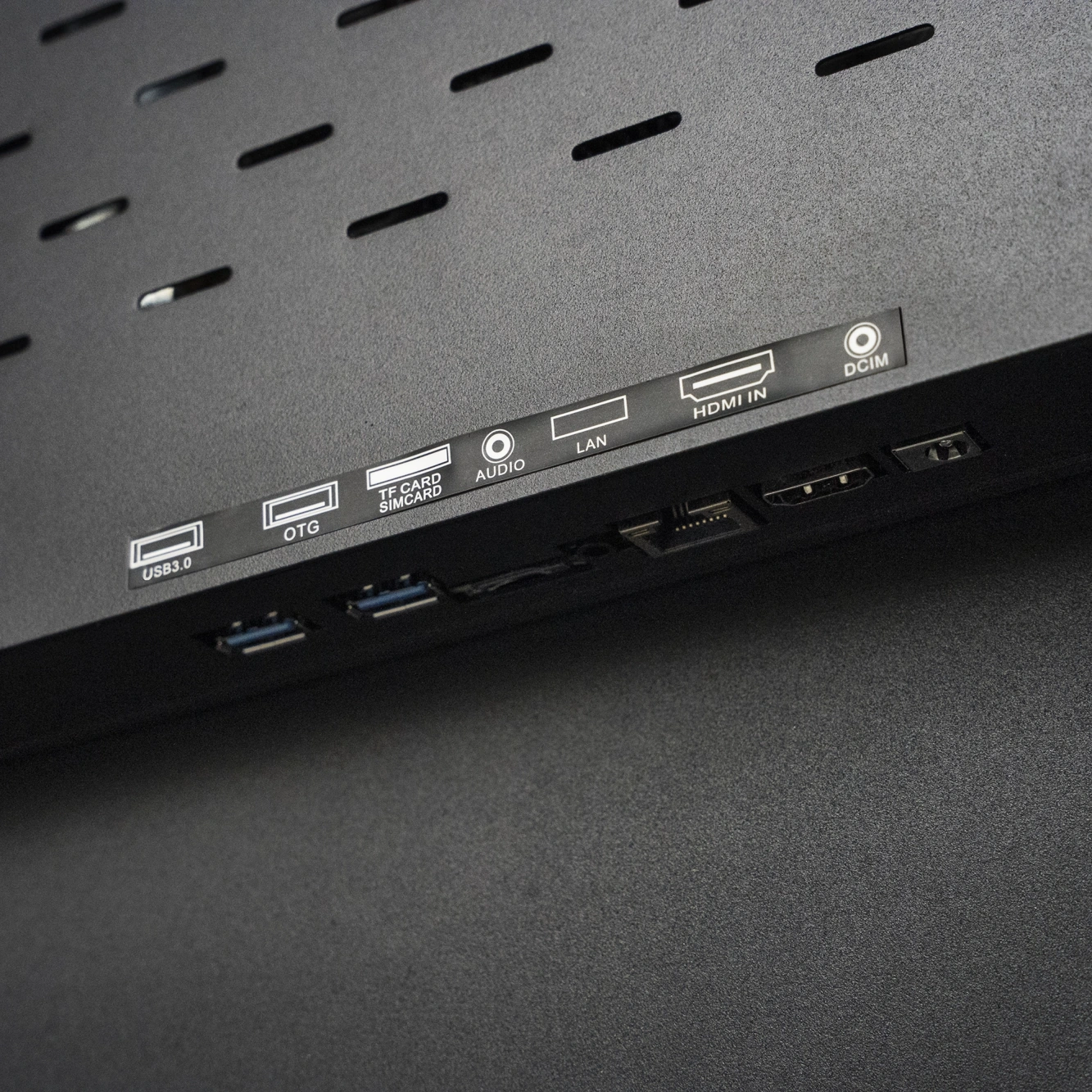 adVideo Touch Kiosk-02